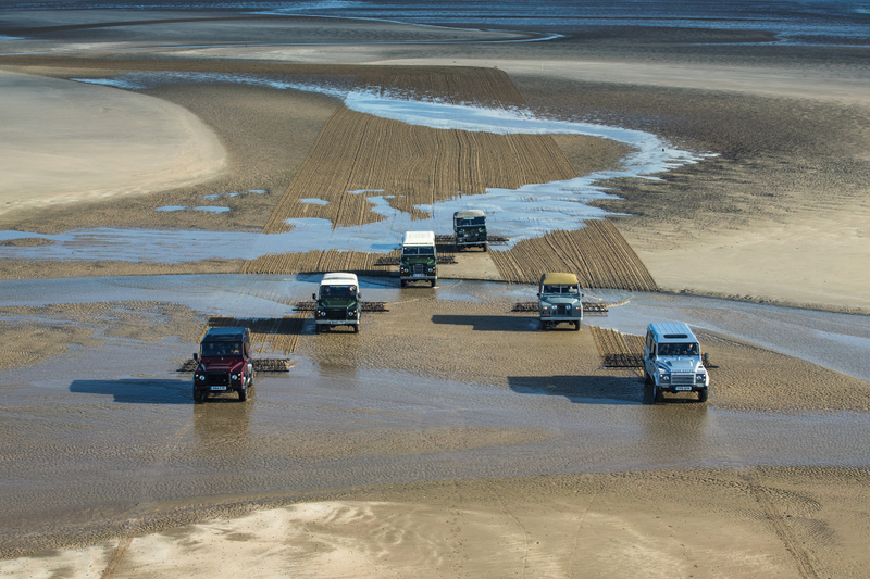Illustration for article titled A Gigantic Sand Drawing Is How Land Rover Said Farewell To The Defender